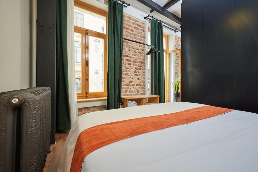 Apartment Stunning 2br 1 Min Metro&galata Istanbul