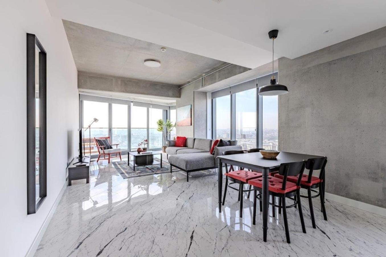 Beautiful Elegant 1bd Private Terrace Gem! #333