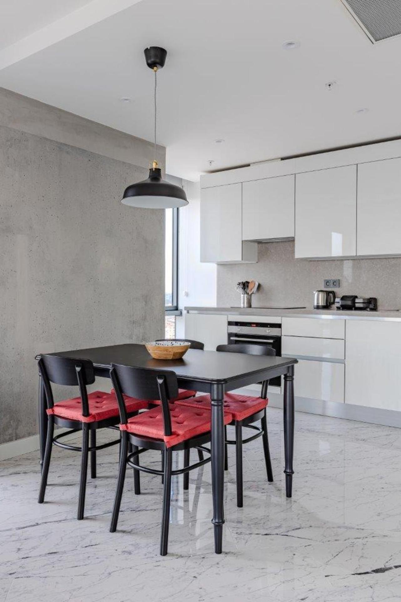 Beautiful Elegant 1bd Private Terrace Gem! #333 *