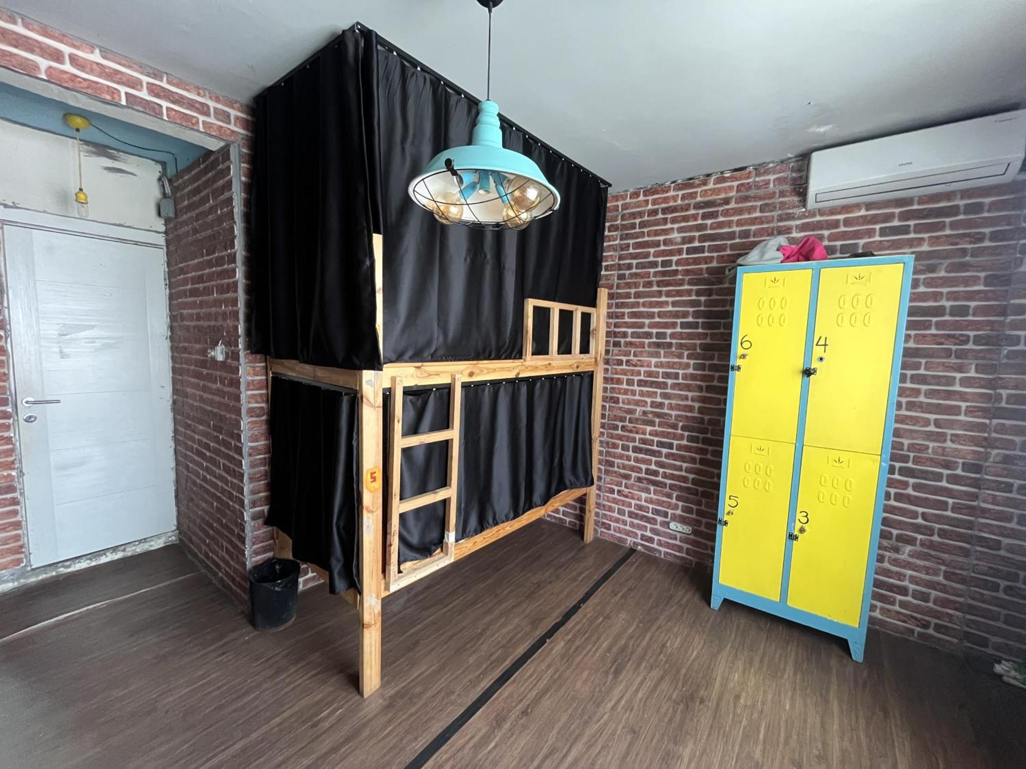 Lola Backpacker's Hostel