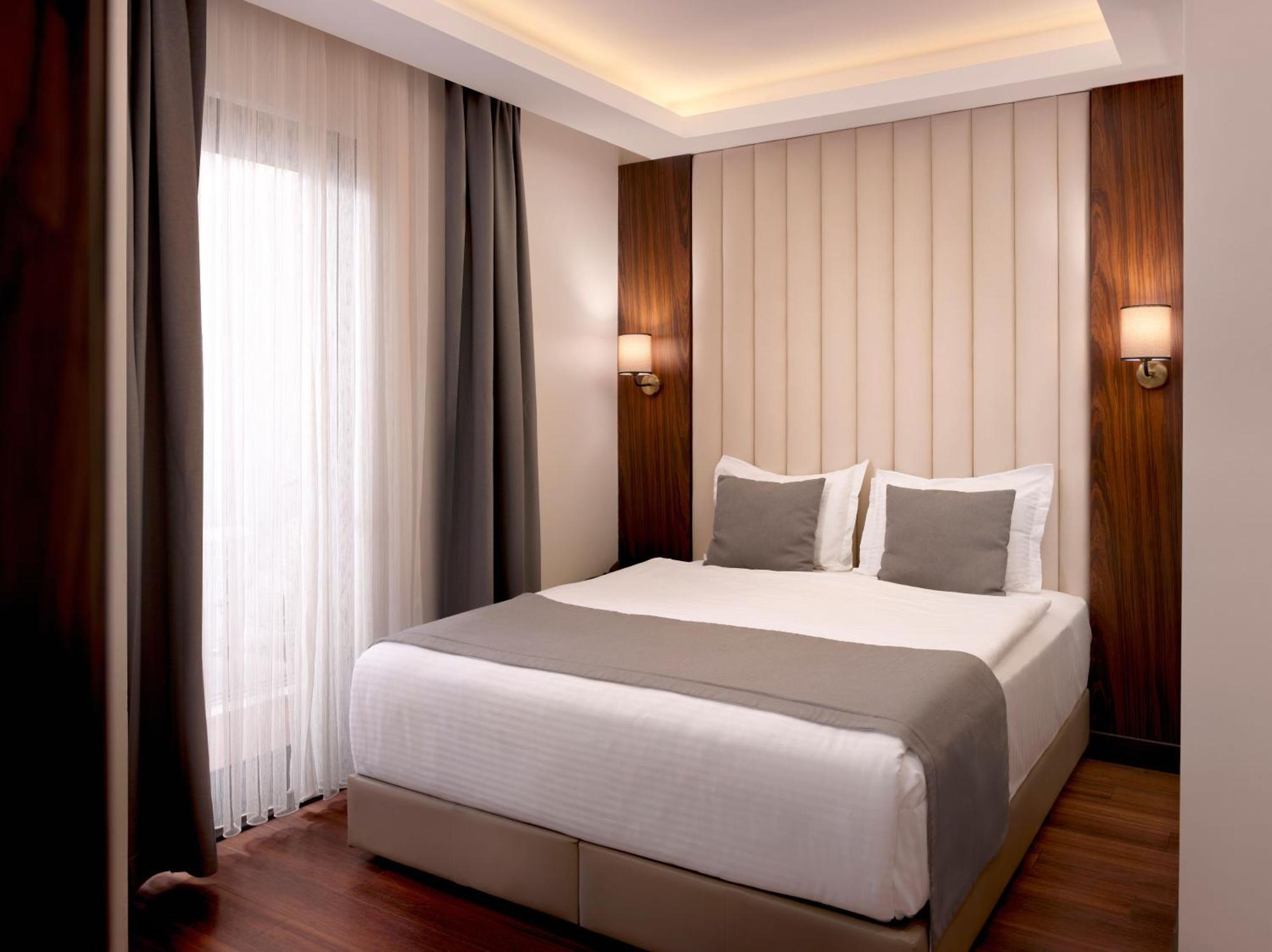 Shining Star Otel *