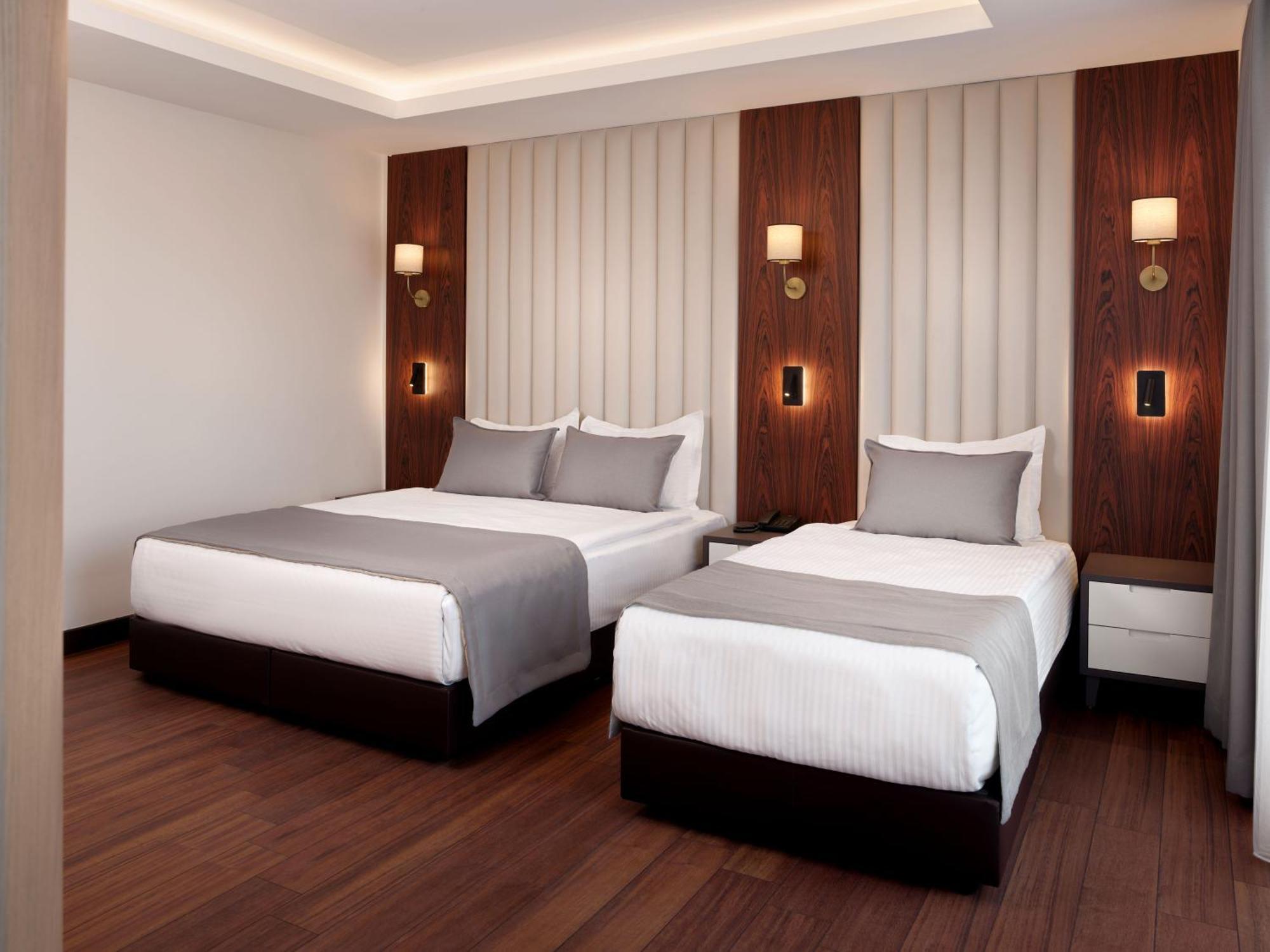 Otel Shining Star