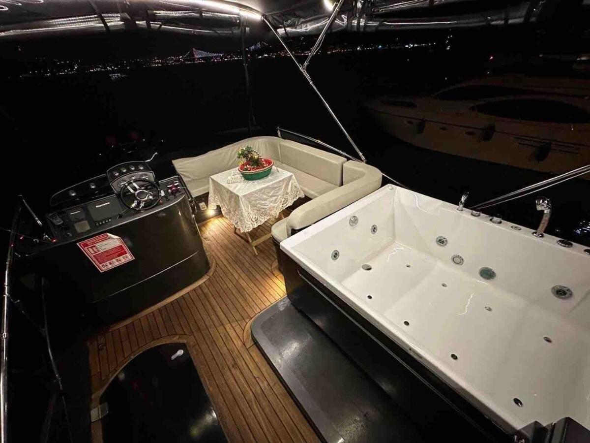 Botel Den Den Istanbul