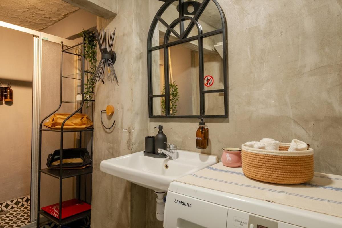 Studio Apartment Apartment *