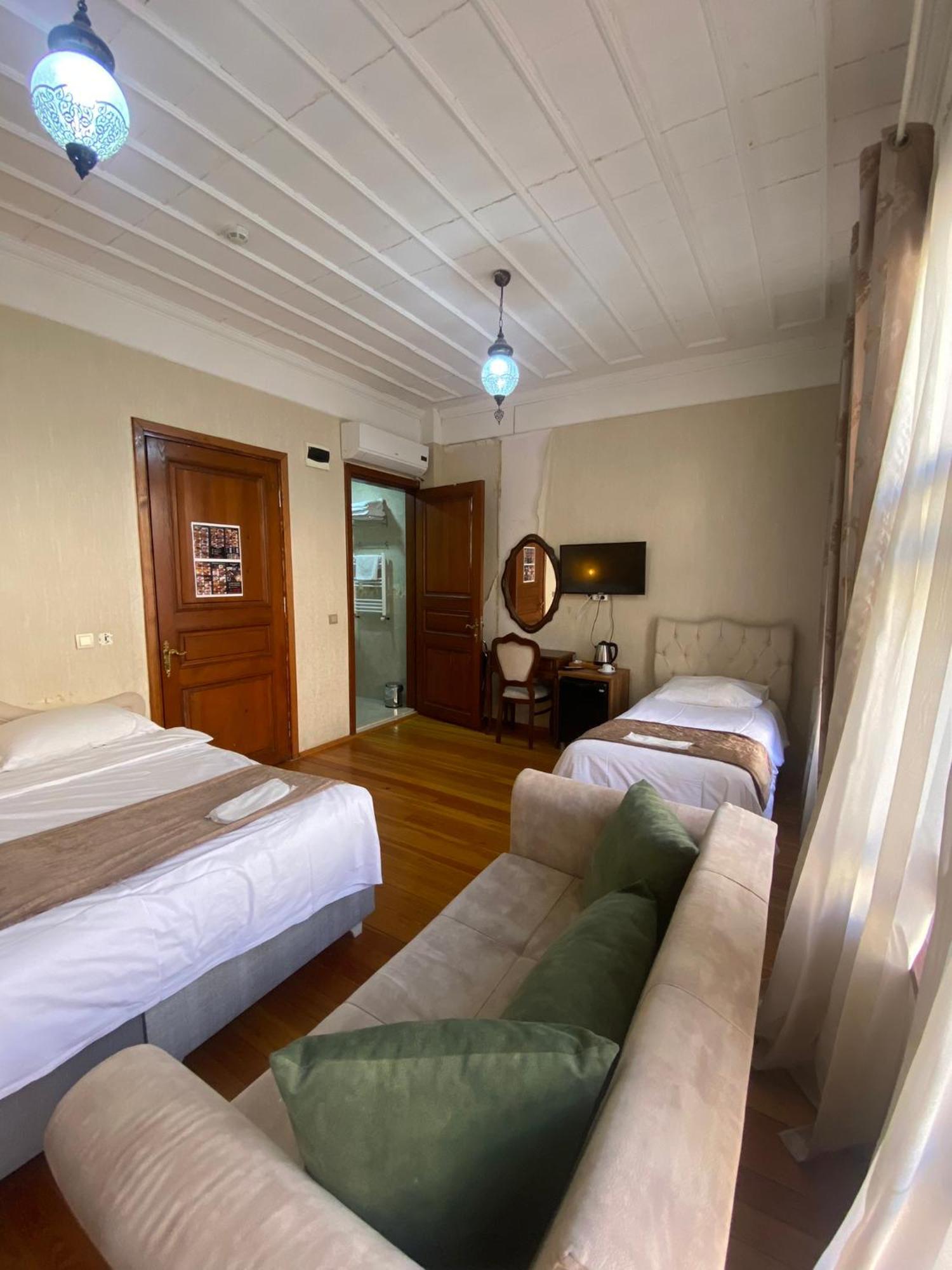 Amida&nurayhousehotel