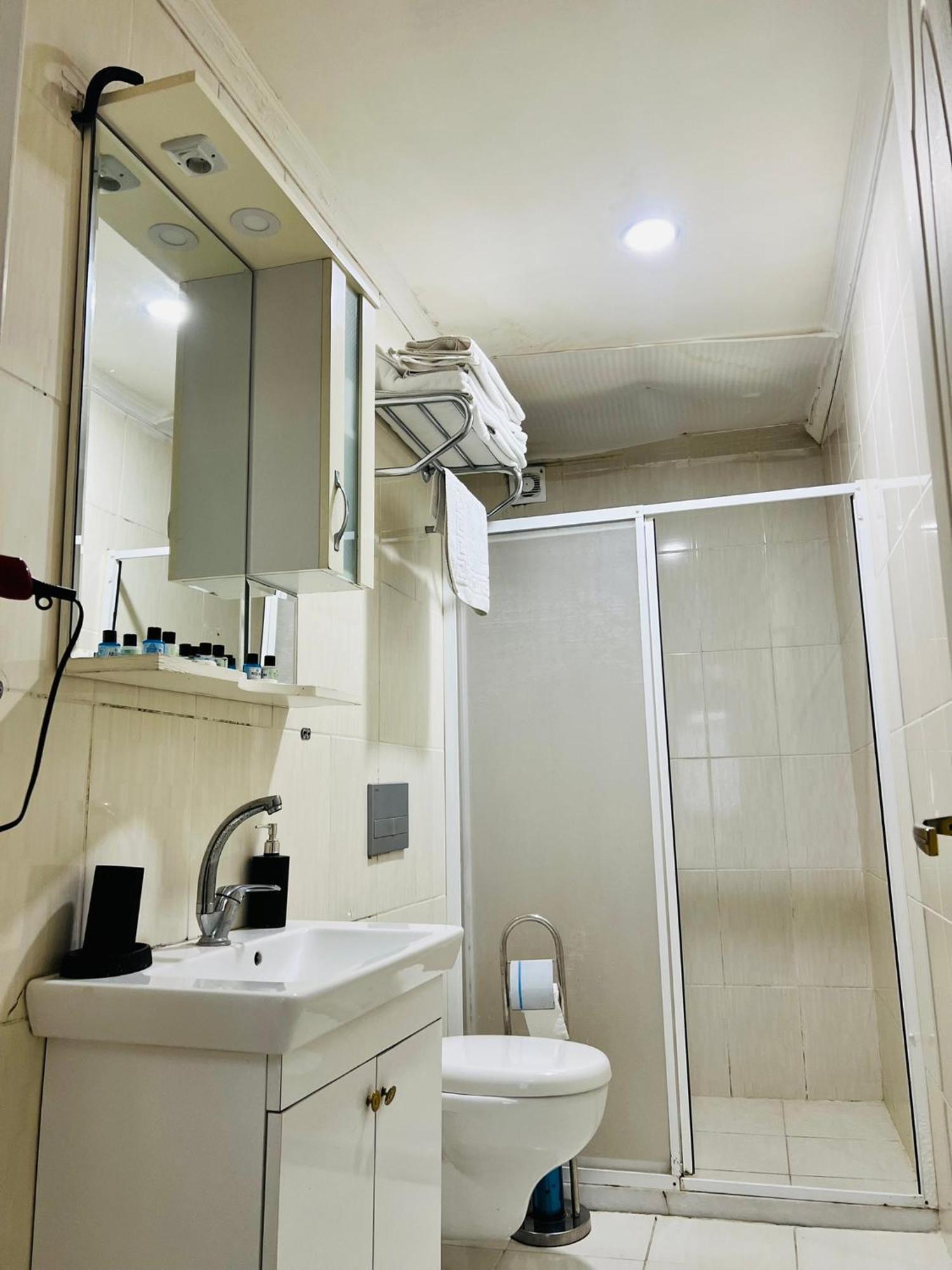 Amida&nurayhousehotel