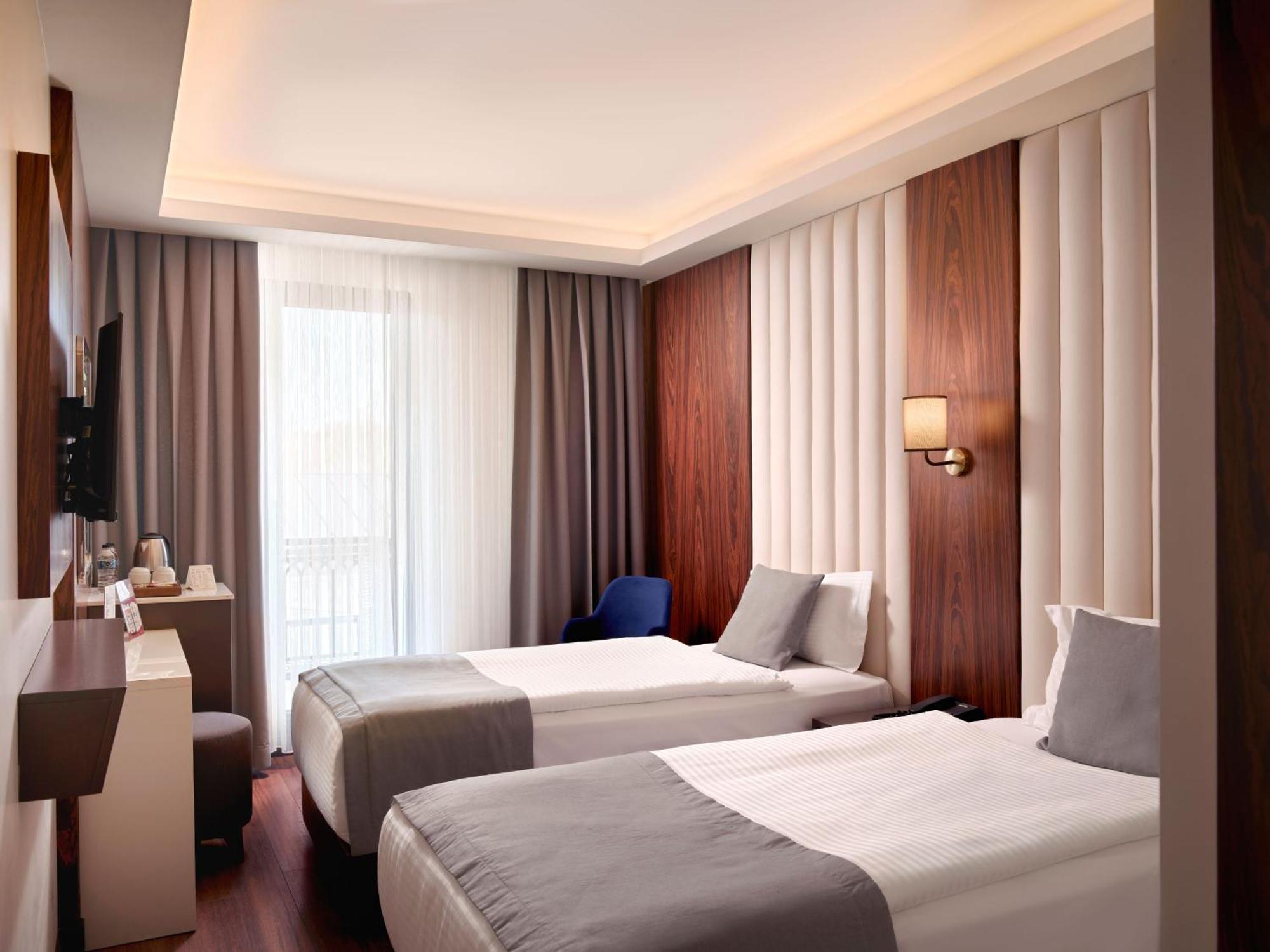 Otel Shining Star