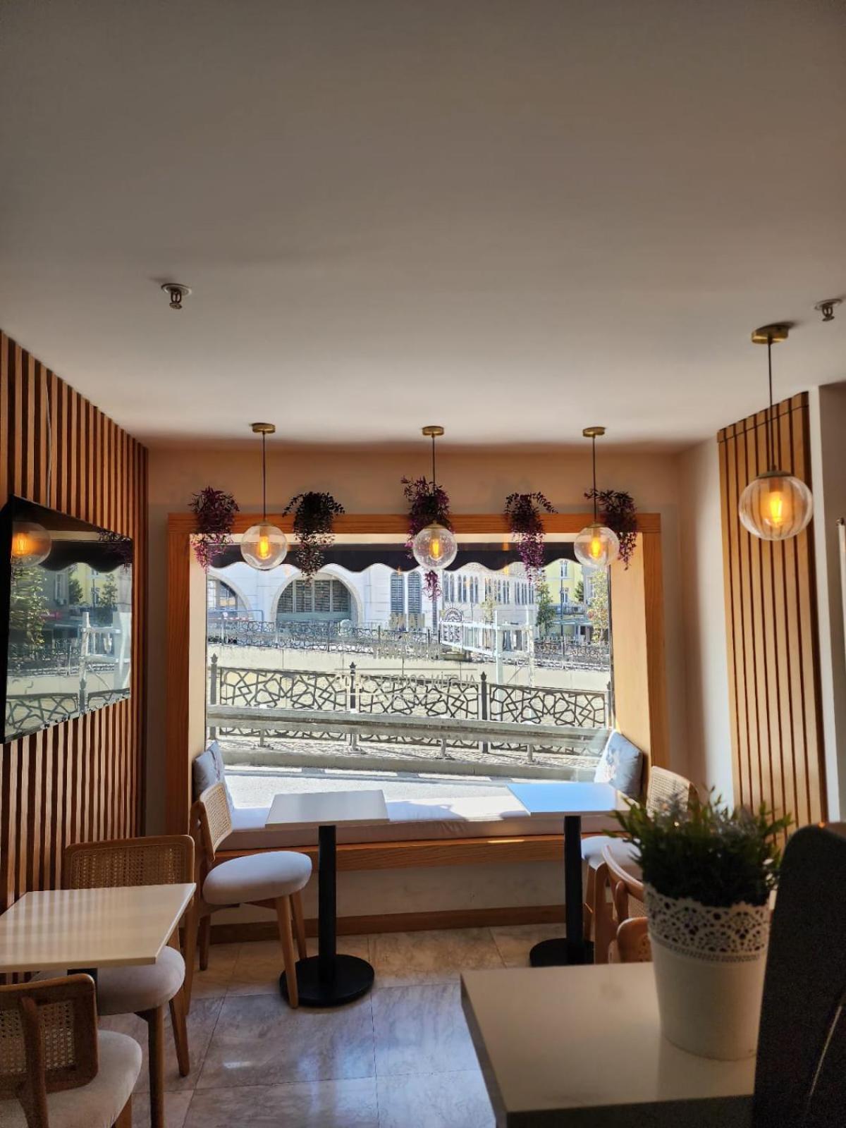 Taksim Landhouse