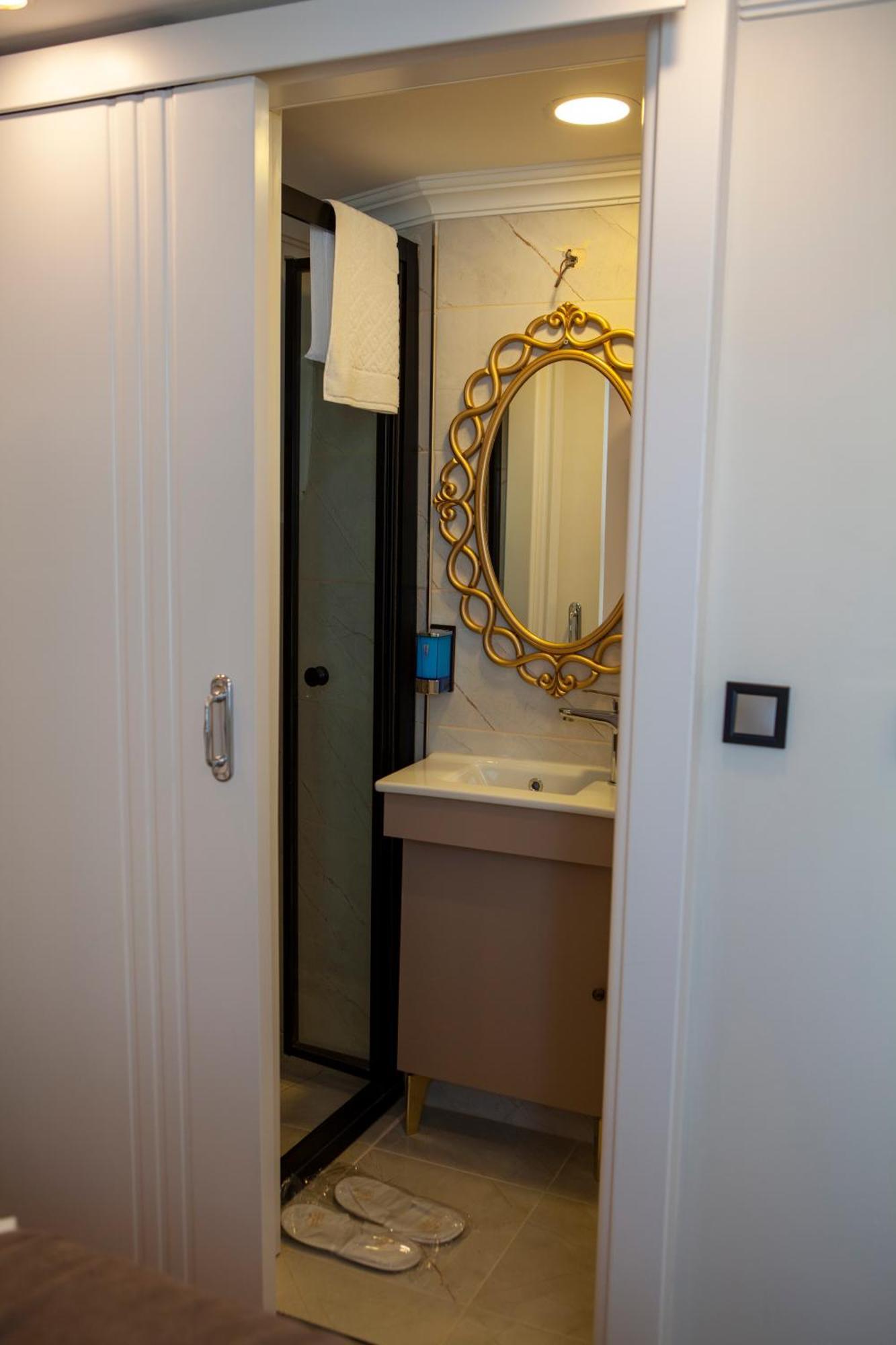 Hotel Blue Zerzevan 4*