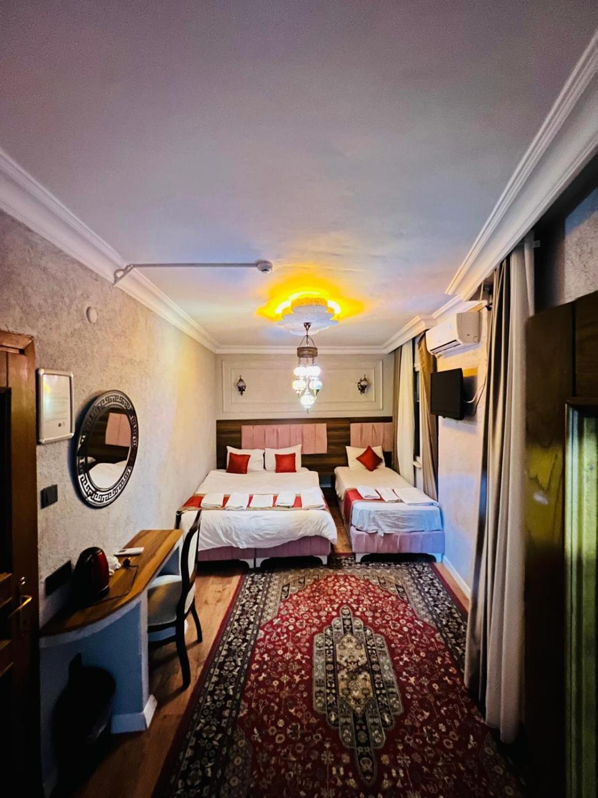 Pembe Koesk Old Center Istanbul