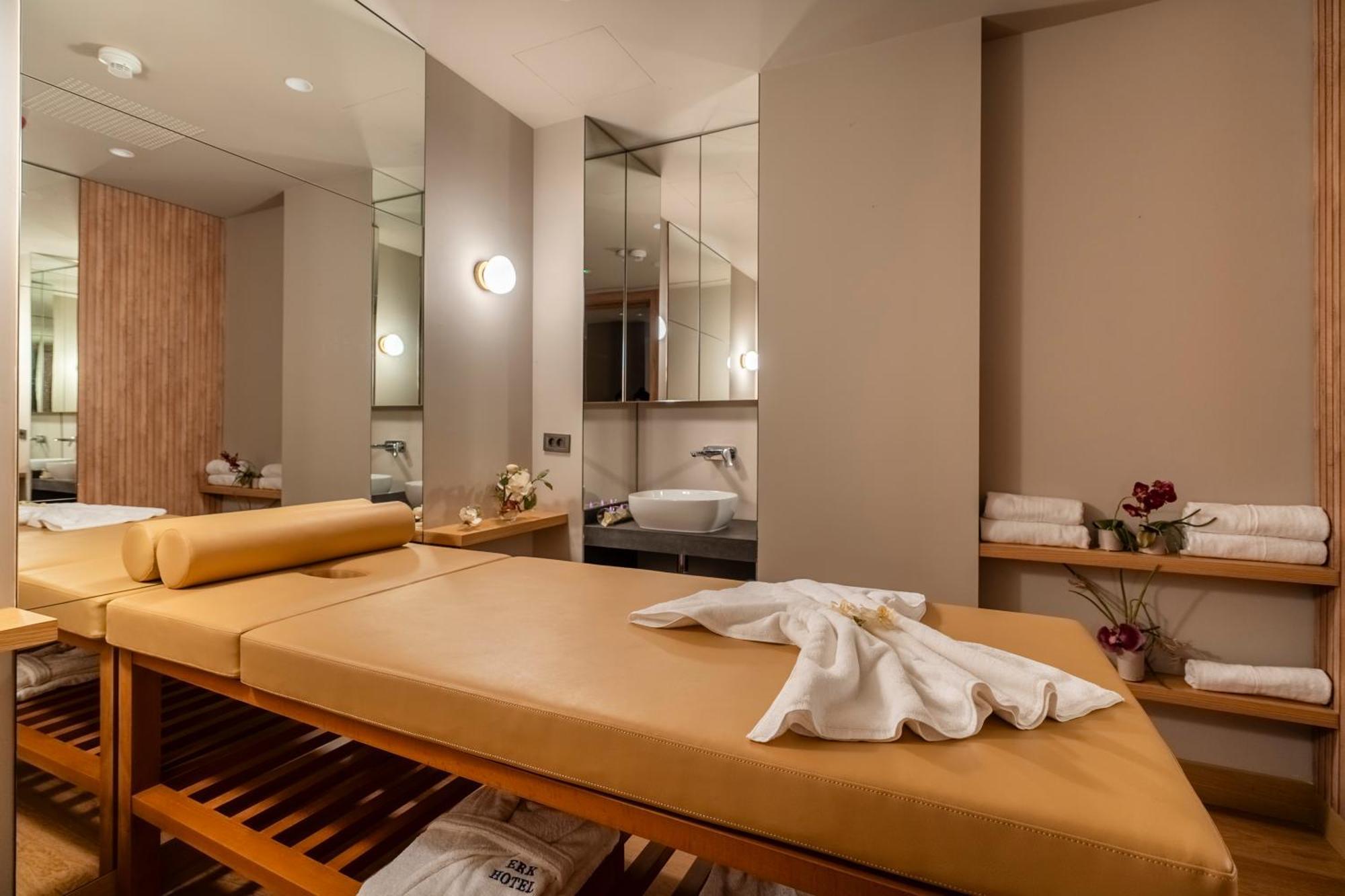 Erk Hotel