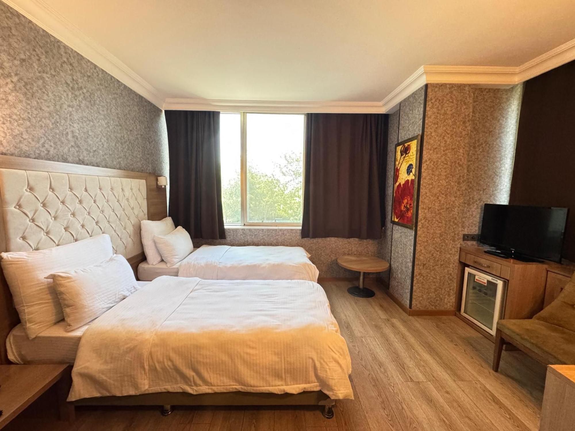 Lounge Hotel 2*