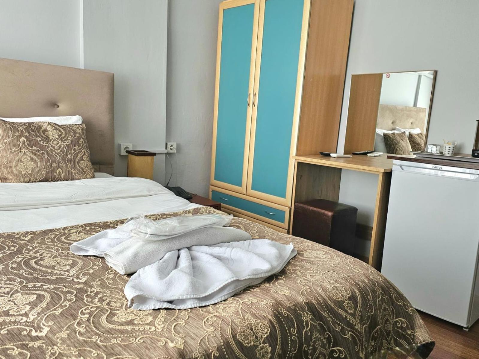 Grey & - Old Apartment