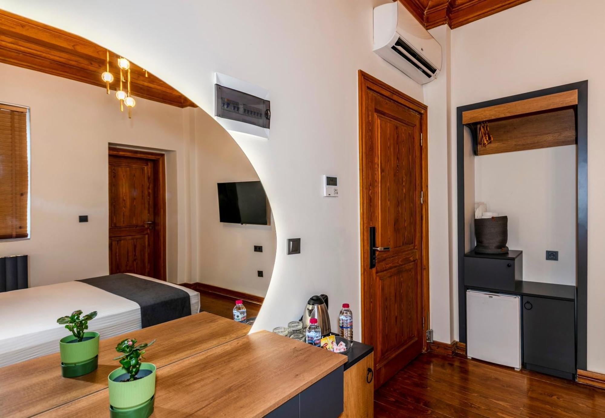 Elmira Pera & - Special Class Hotel