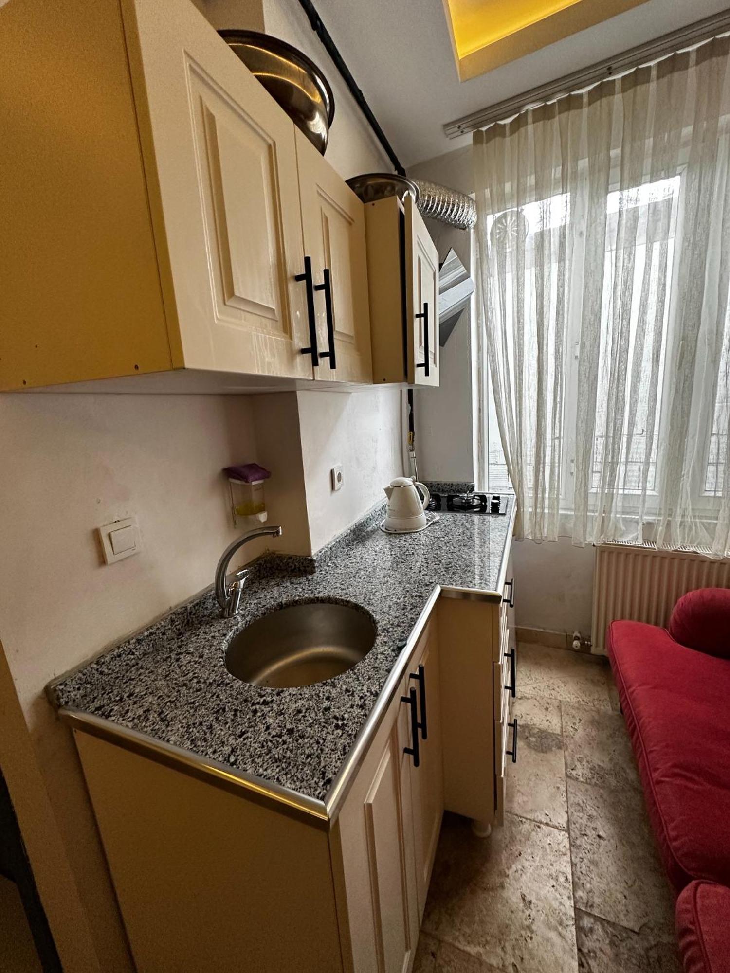 Taksim Hotel *