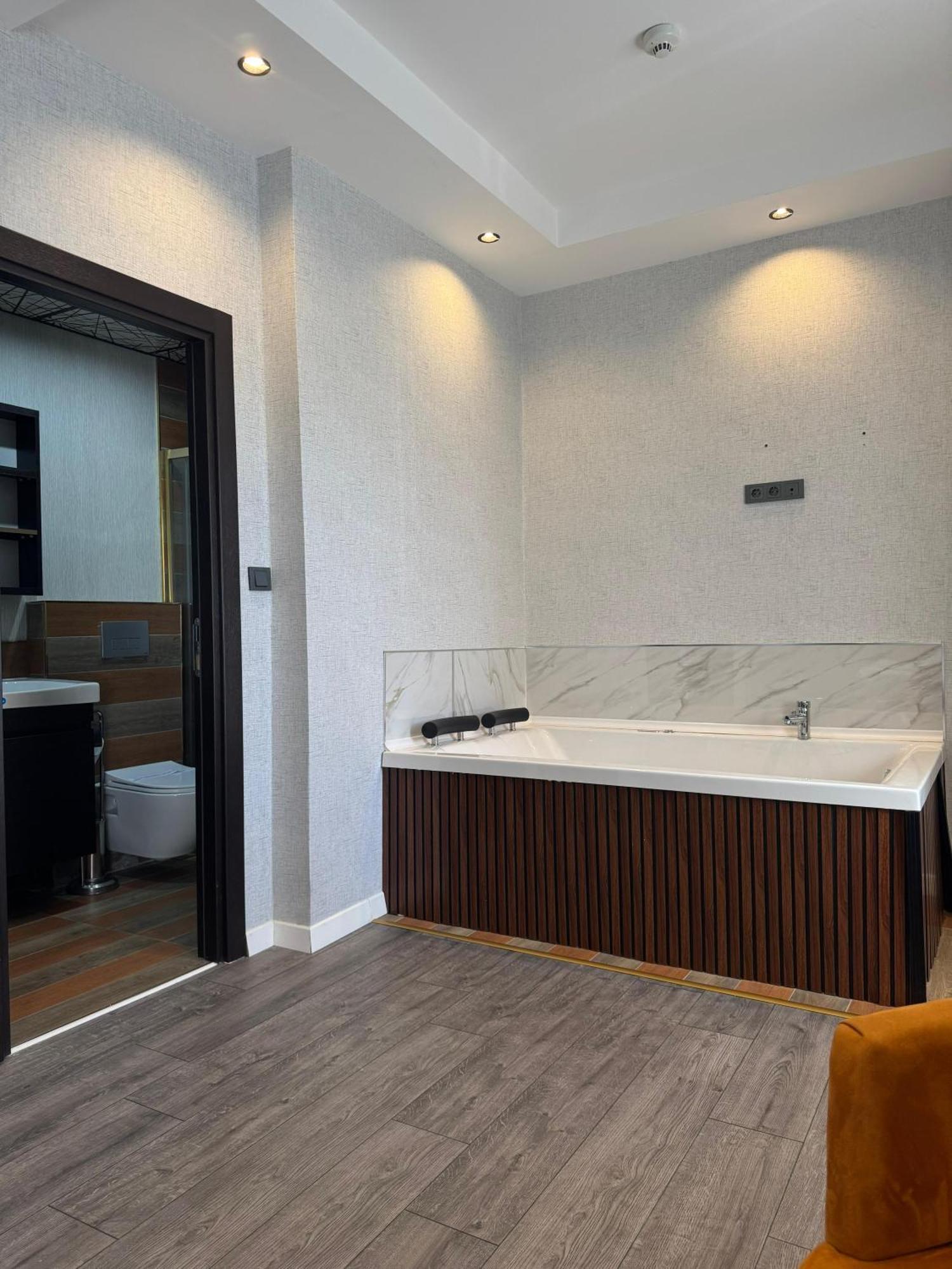 Hotel Grand Armada