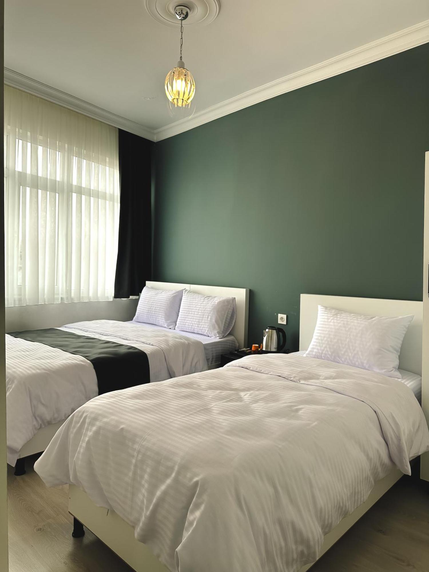 Sweet Hotel *