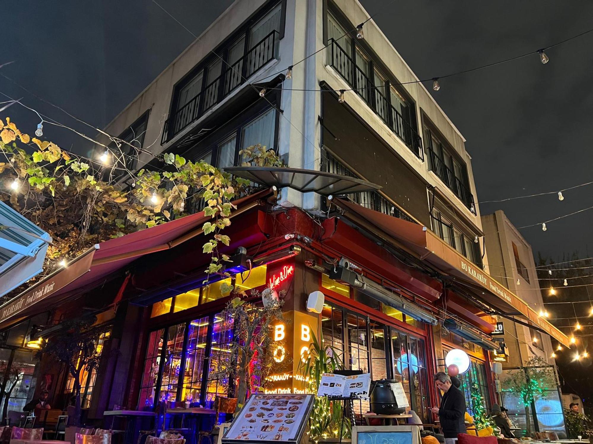 Zulu Hotel *