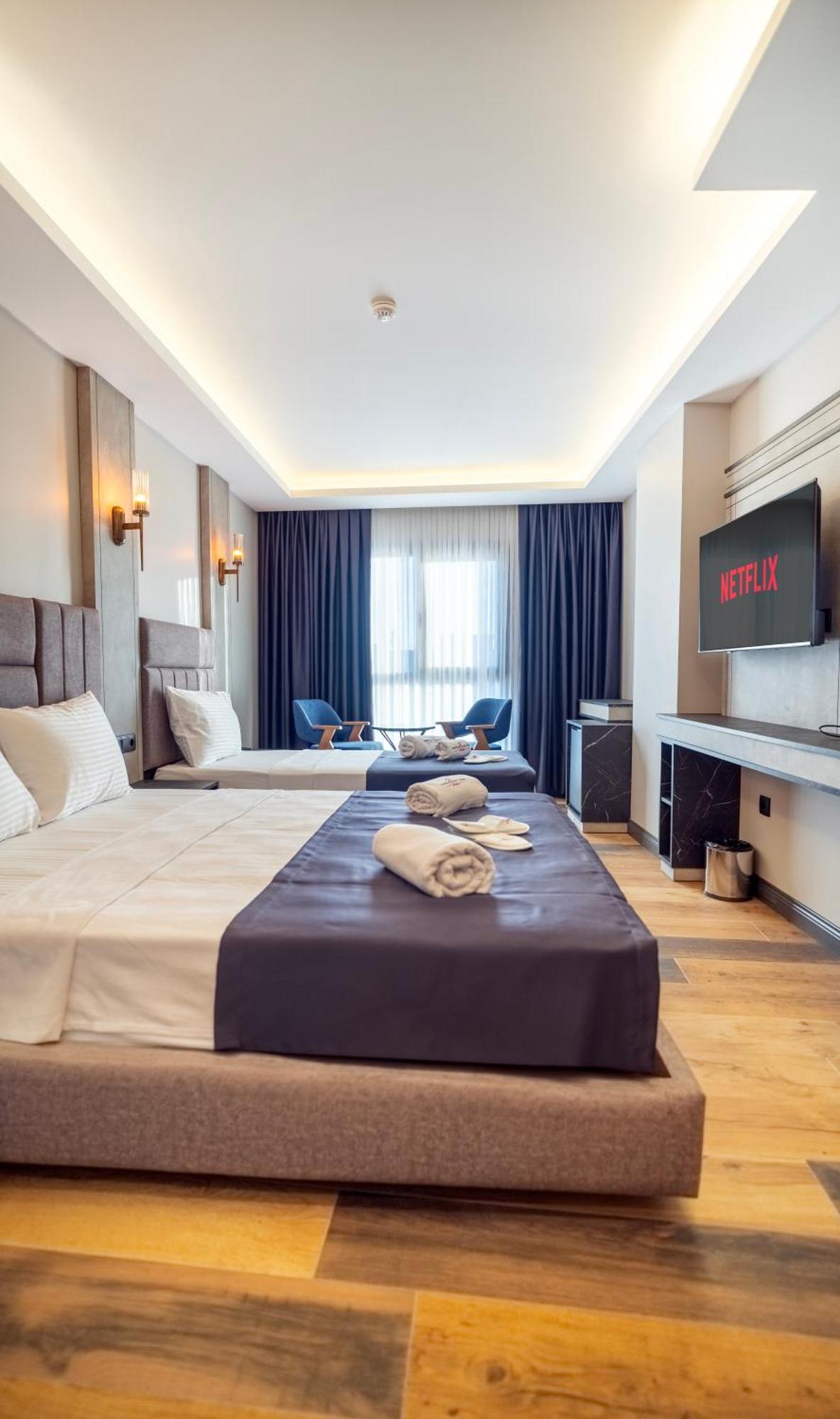 Comfort Point Three Hotel *