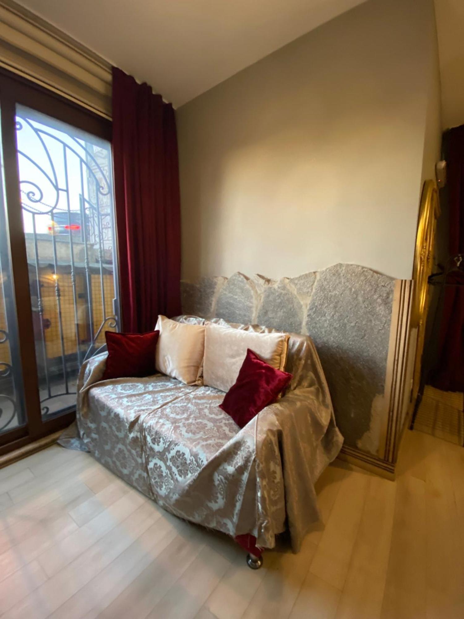 Galatolia Capsule hotel