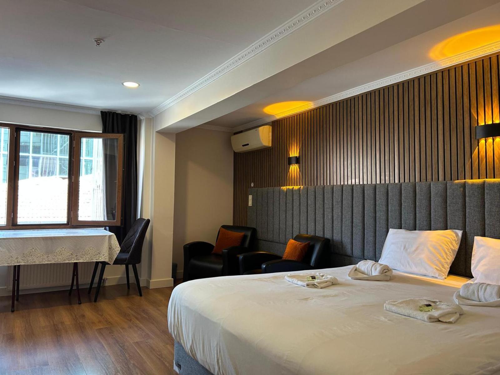Hotel Naila 2*
