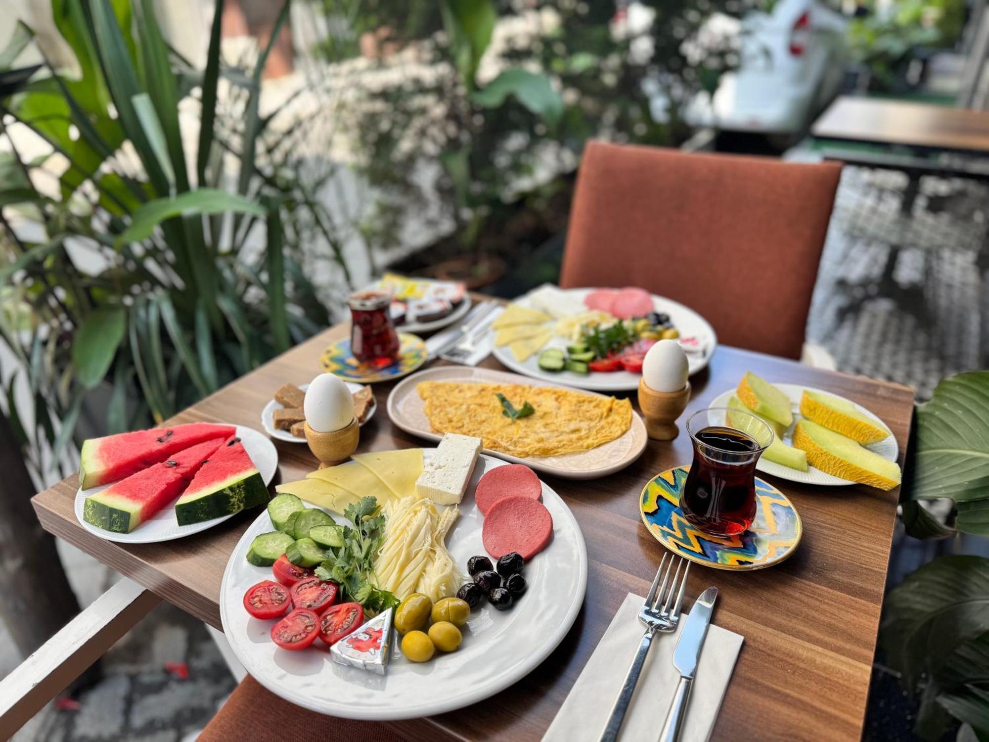 Otel Black Art 5*