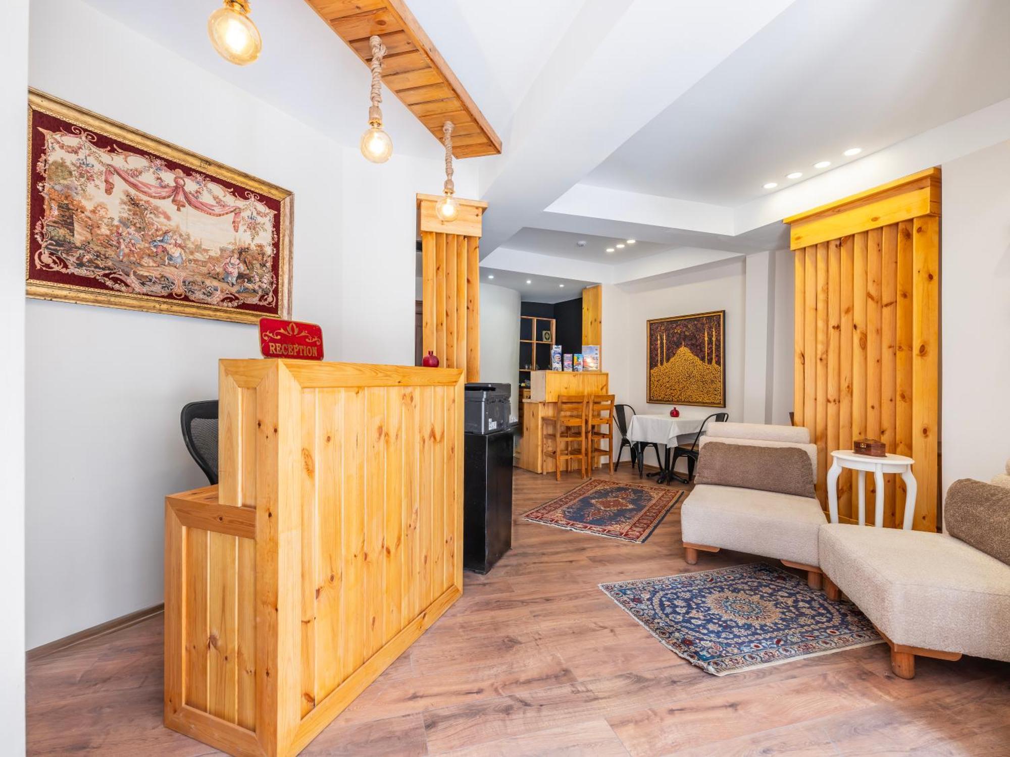 Hotel Magnificent 3*