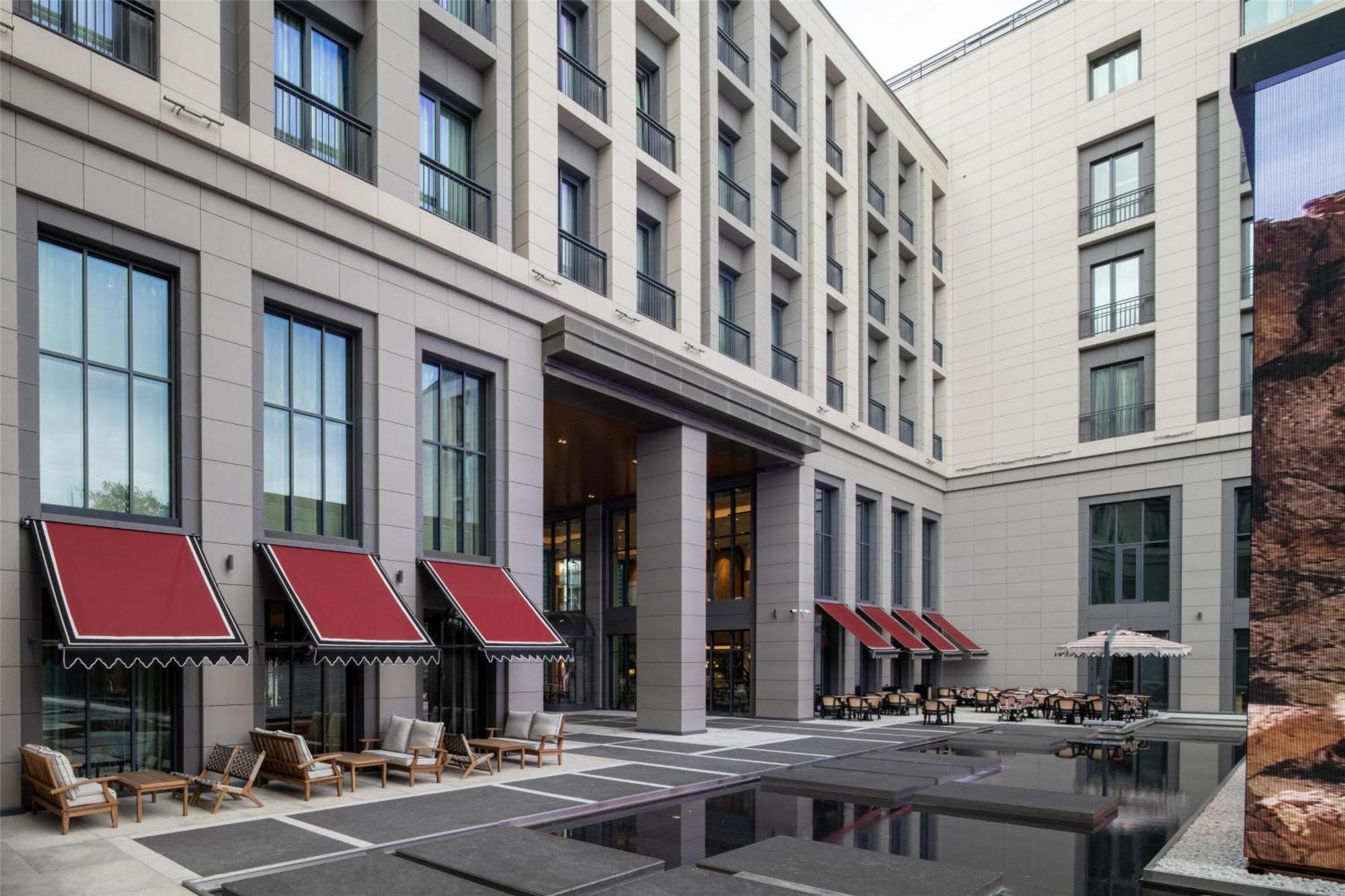 Altunizade Istanbul, Curio Collection By Hilton