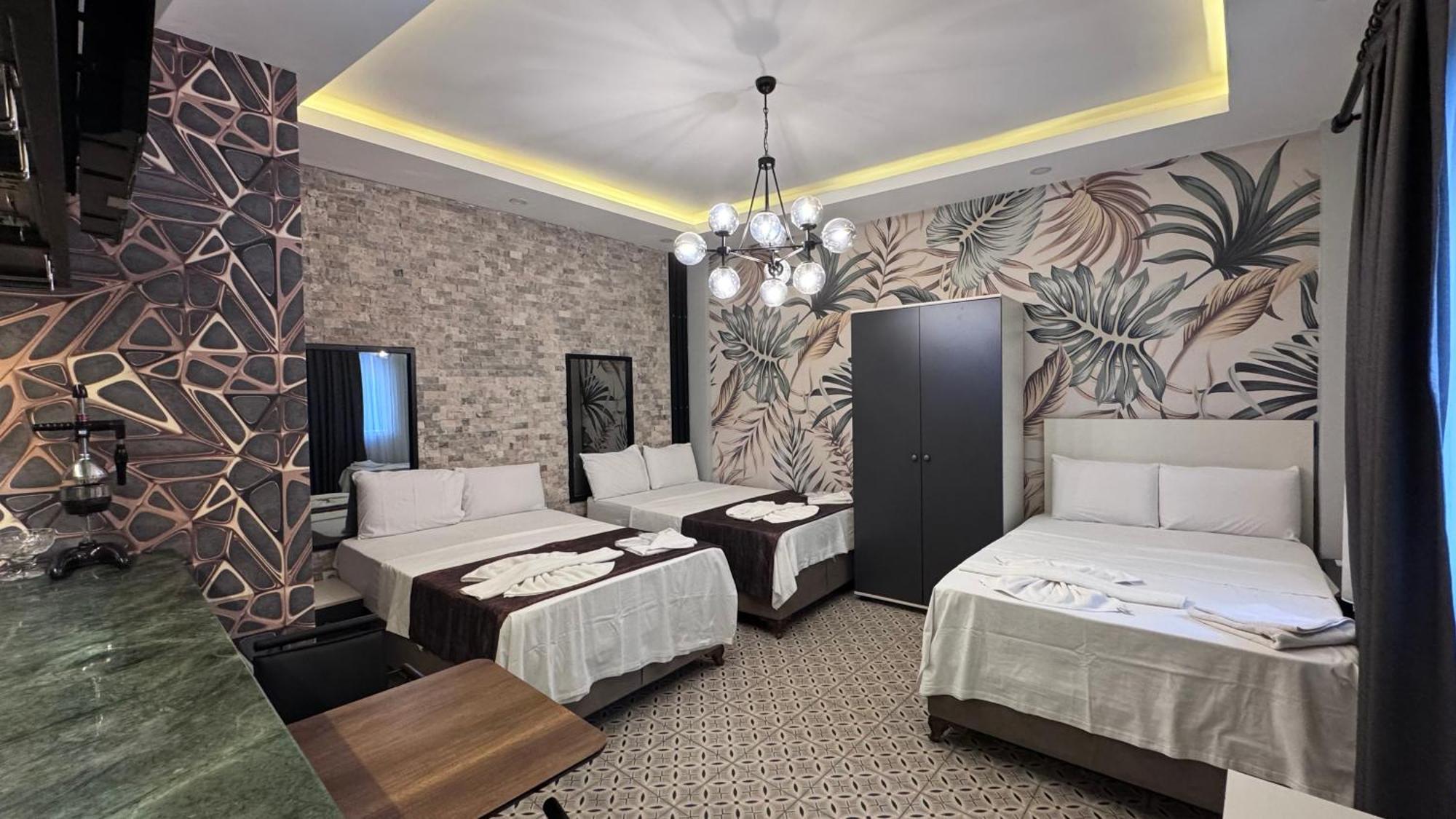 Nook Boutique Hotel *