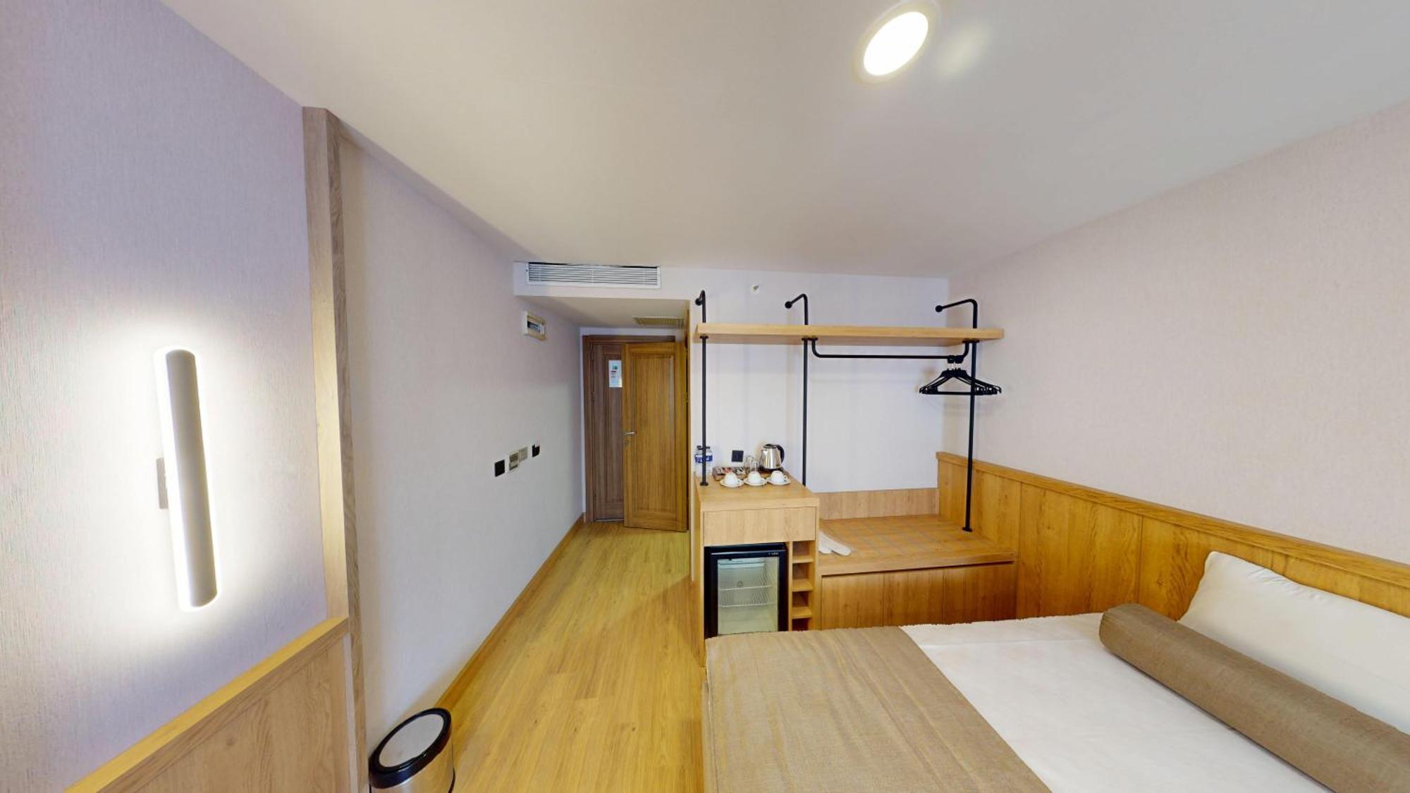 Hotel River