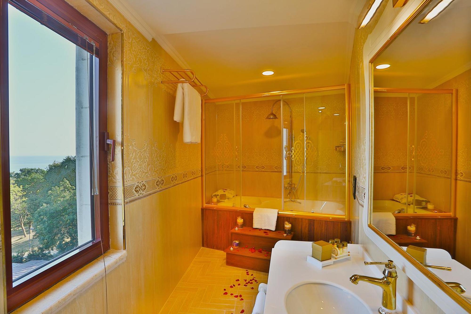 Hotel Emirhan Palace *