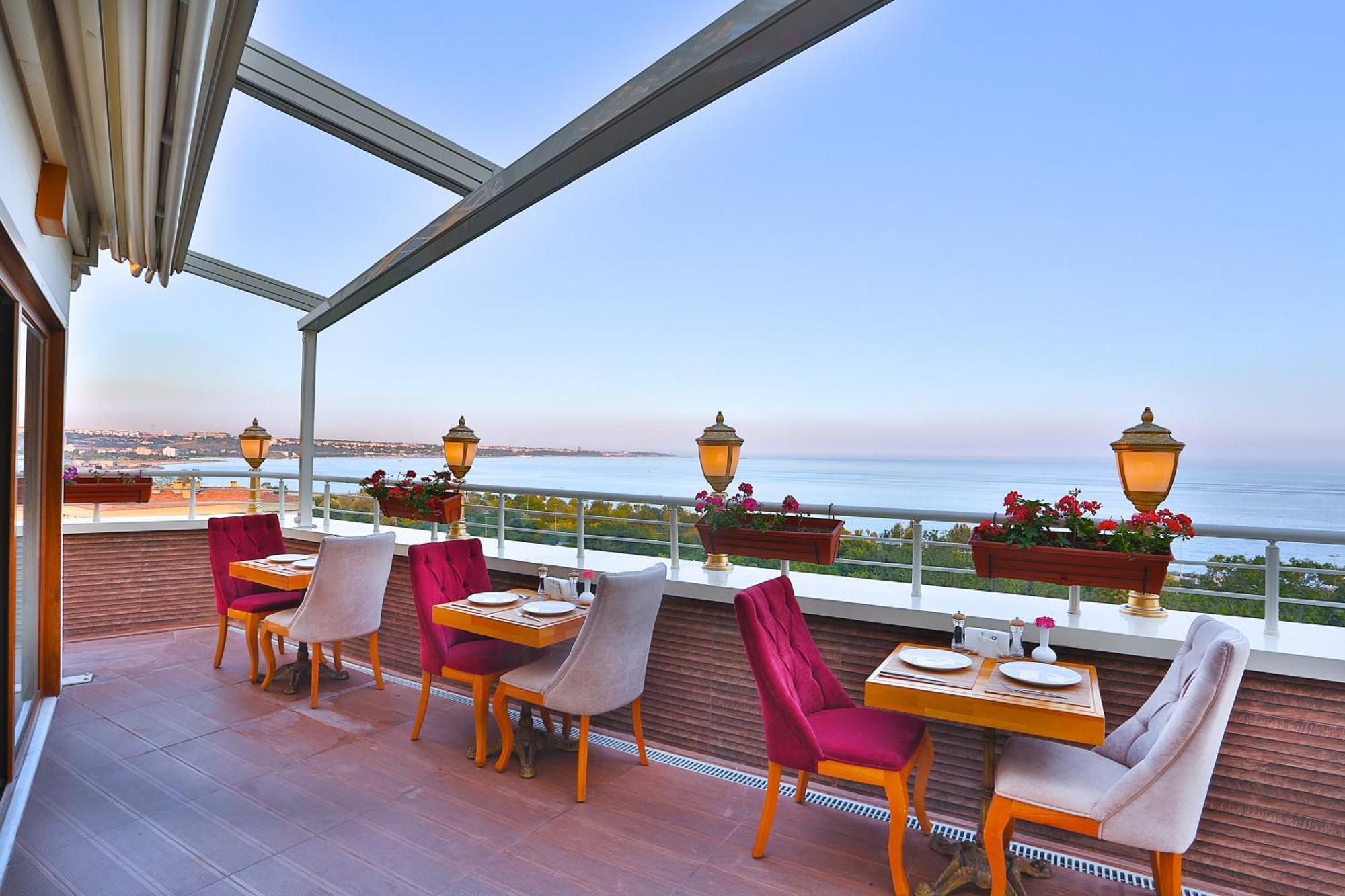 Hotel Emirhan Palace *