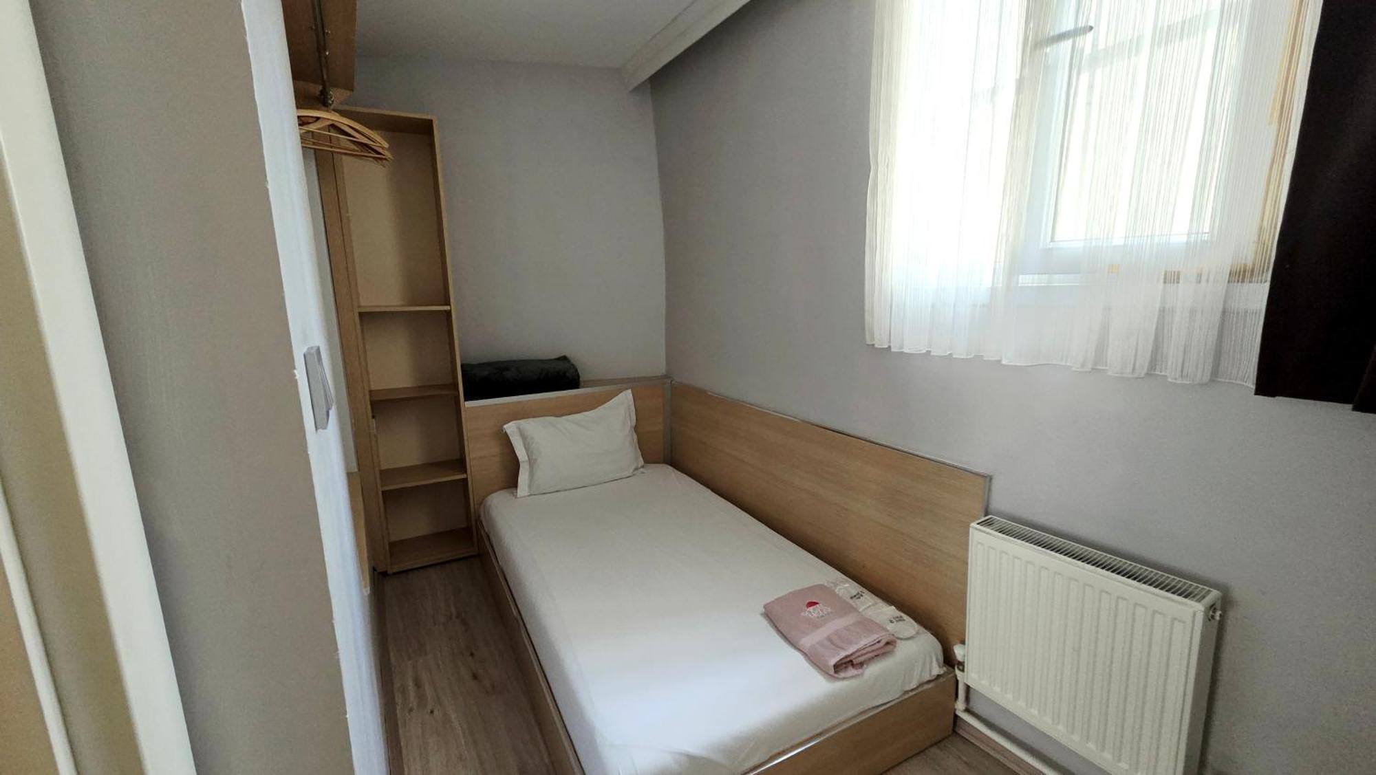Social House Hotel *