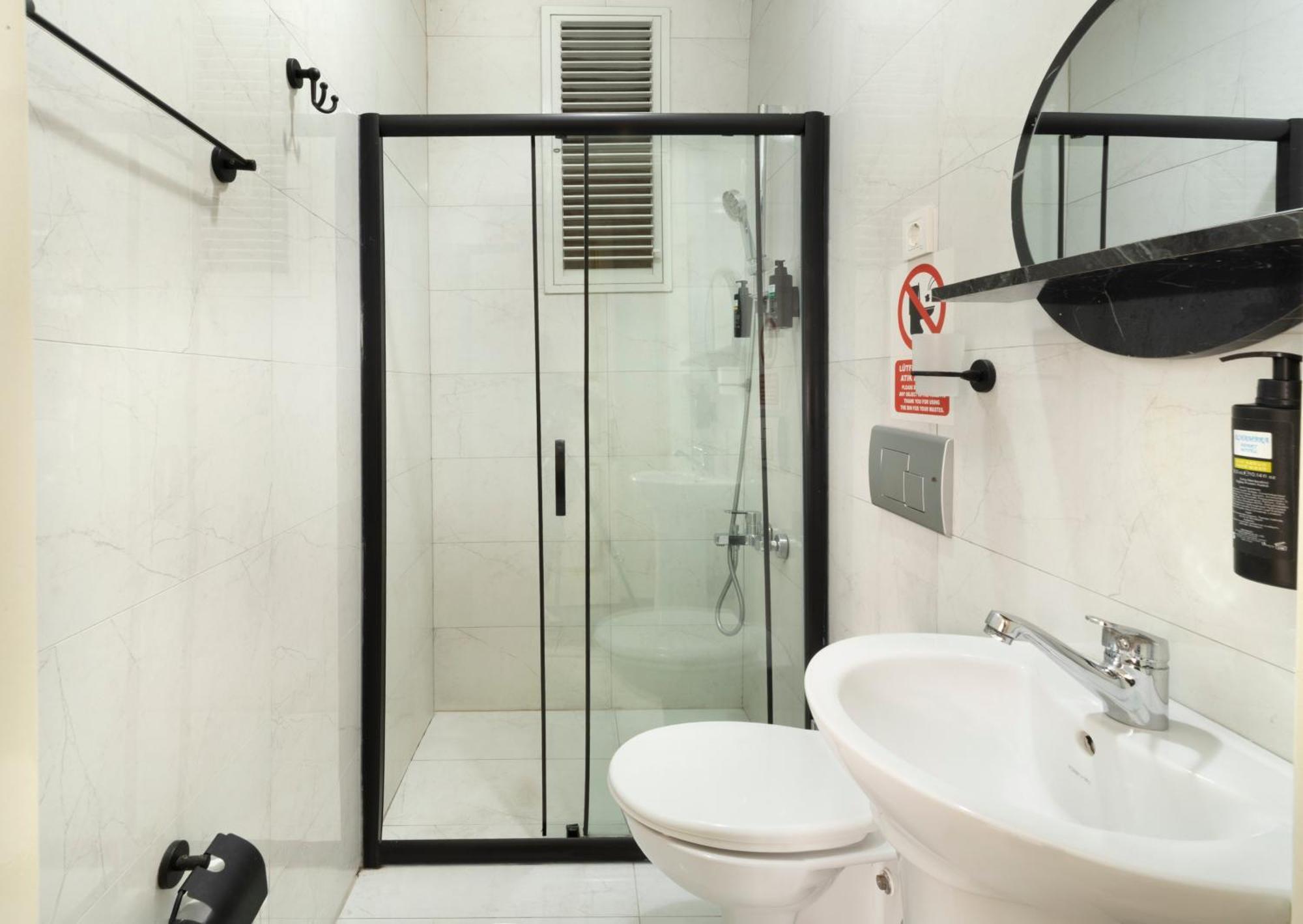 Alhambra Aparthotel 3*