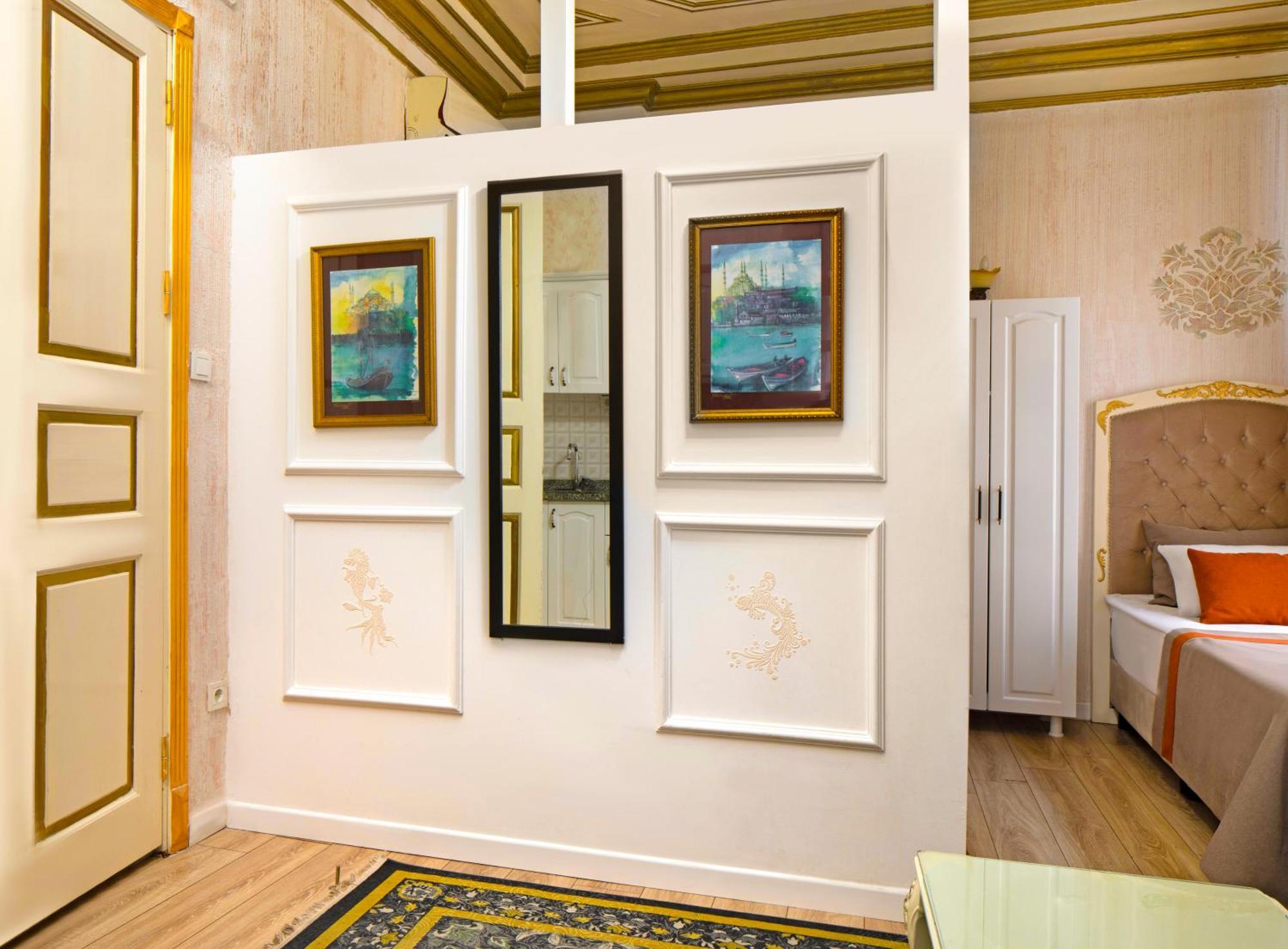 Alhambra Aparthotel 3*