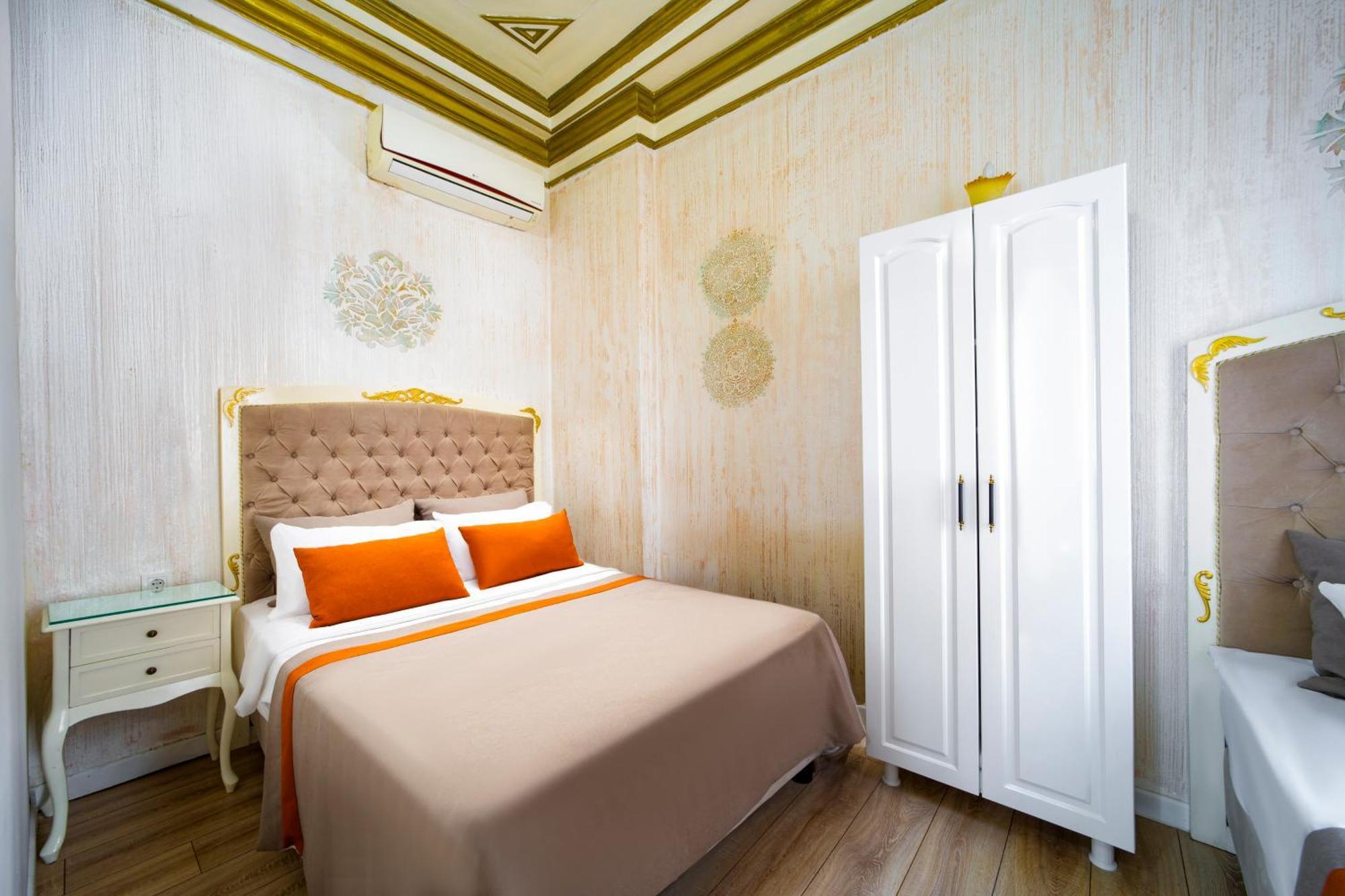Alhambra 3*