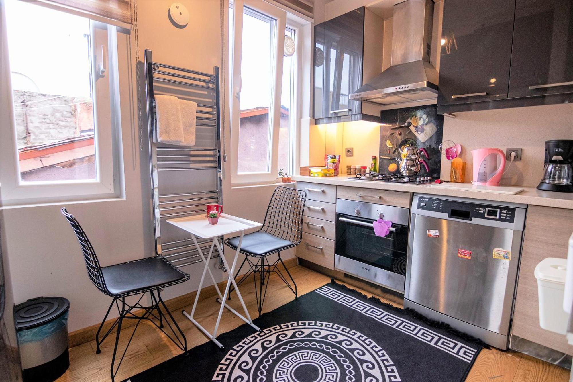 Taksim Roya -center Of The Apartment Istanbul
