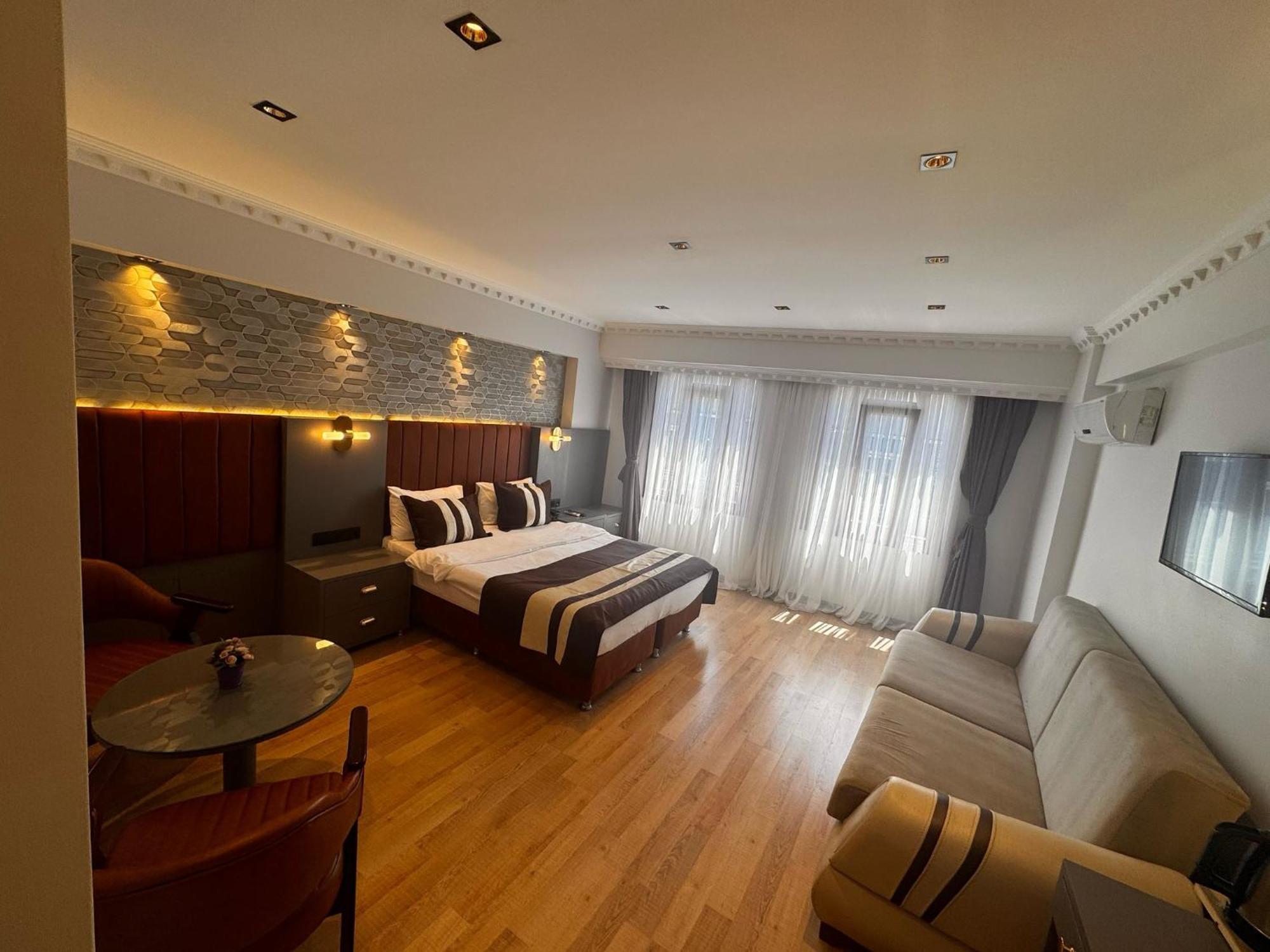 Blue Taksim Hotel 3*