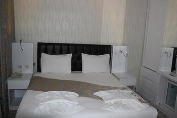 Hotel Monarch