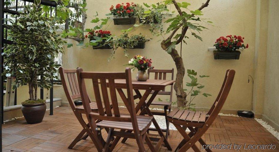 Three Apples Taksim Apartment