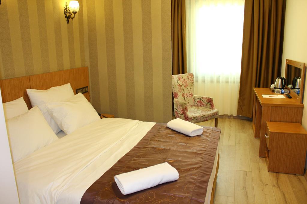 Hotel Realist