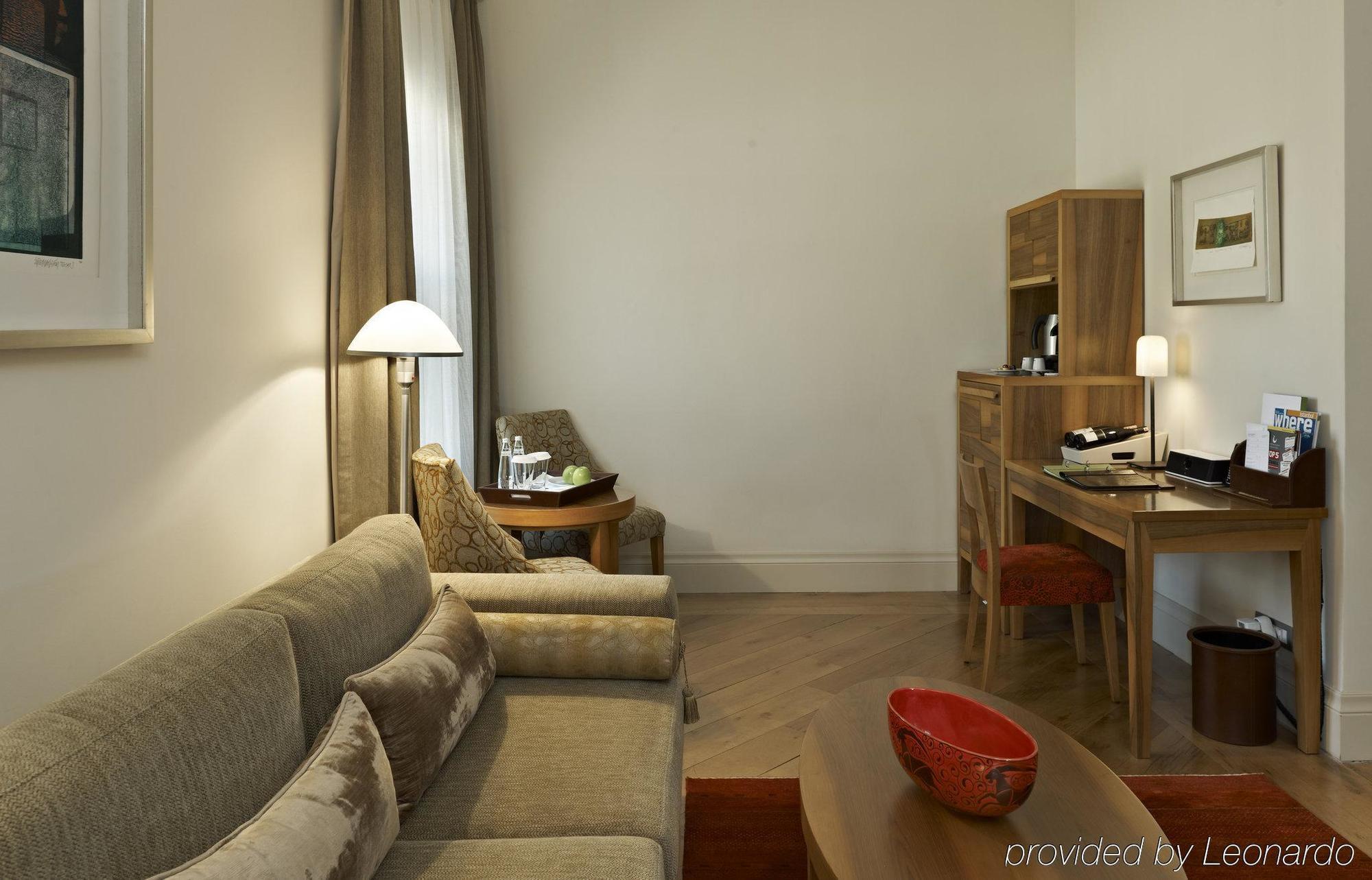 Tomtom Hotel 5*