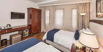 Four Doors Hotel
