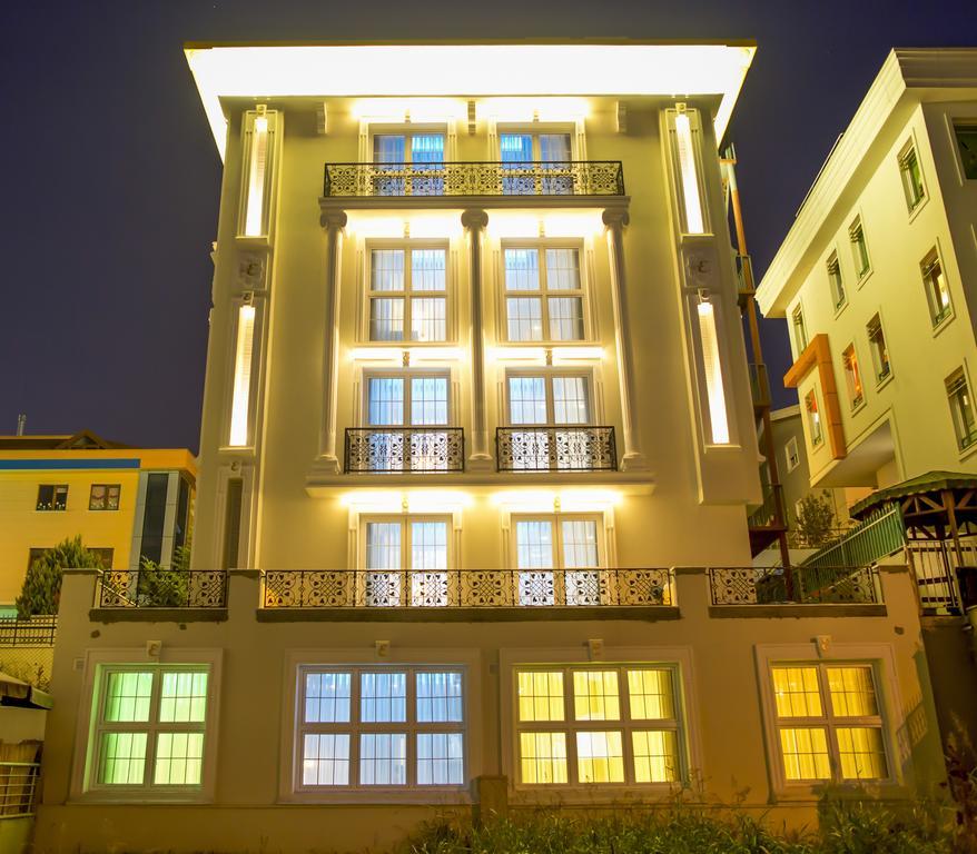 Elegance Hotel 4*