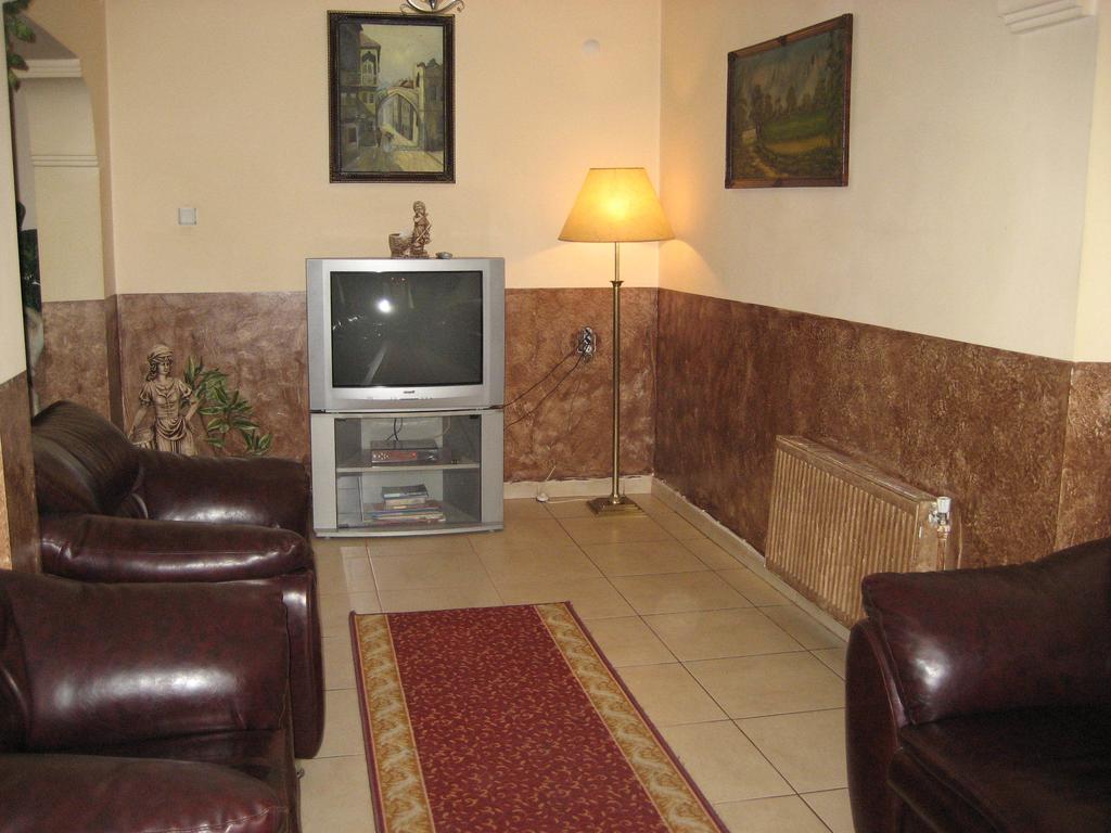 Ekol Hotel 2*