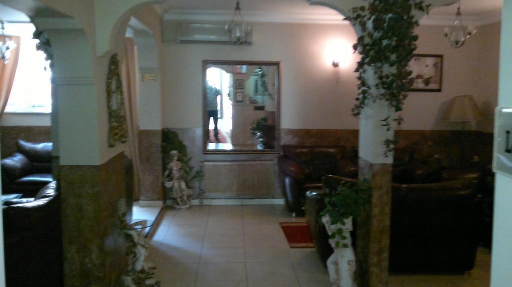 Ekol Hotel