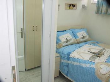 Otel Armis House