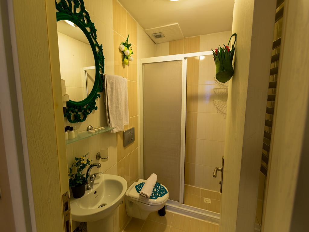 A'la House Aparthotel 3*