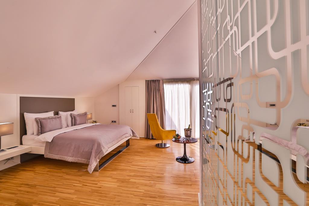Business Life Hotel 4*