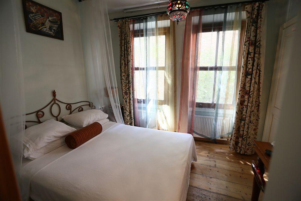 Noble House Galata Acomodação com café da manhã  3*